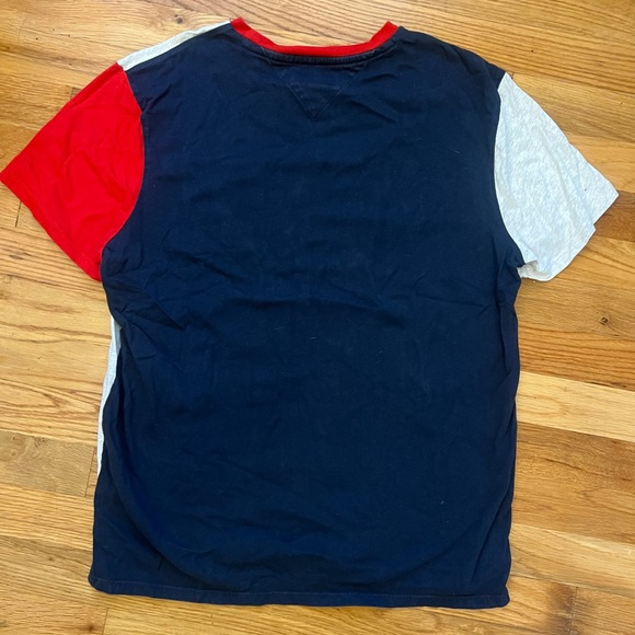 Color-block retro style Tommy Hilfiger t-shirt - Picture 2 of 5